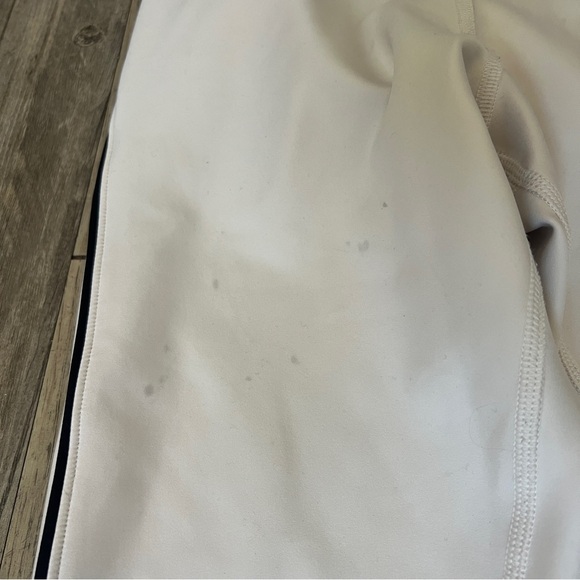 Alo Yoga Airlift Suit Up Leggings in Black and White - Picture 3 of 8